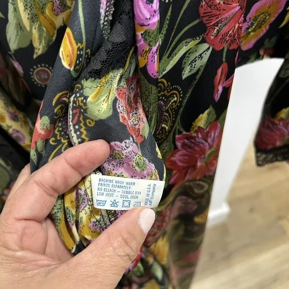 Vintage VANITY FAIR Small KIMONO Wrap ROBE Long Black TROPICAL FLORAL Nylon USA