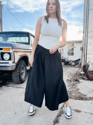 Wide Leg Cropped Pant