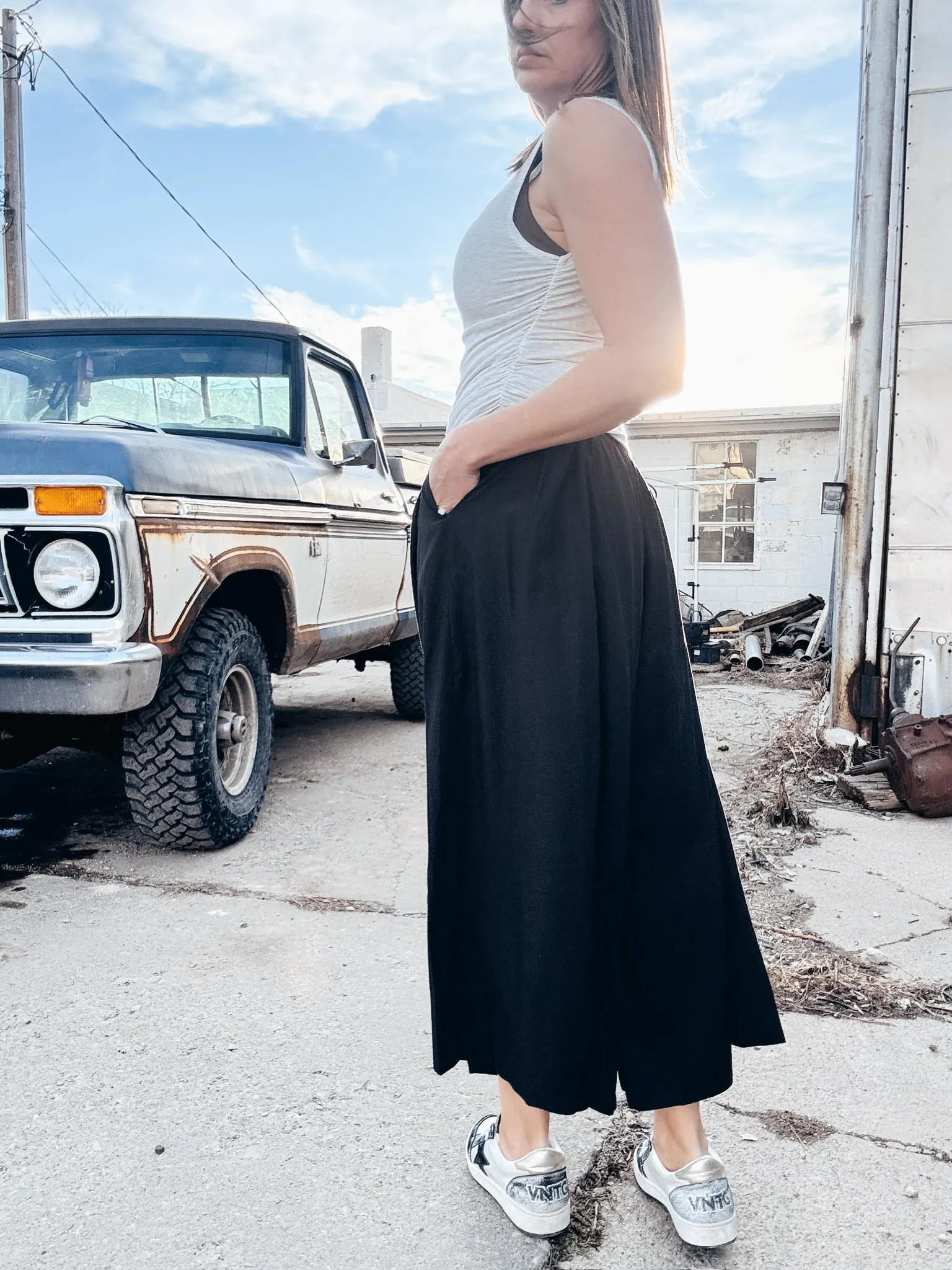 Wide Leg Cropped Pant