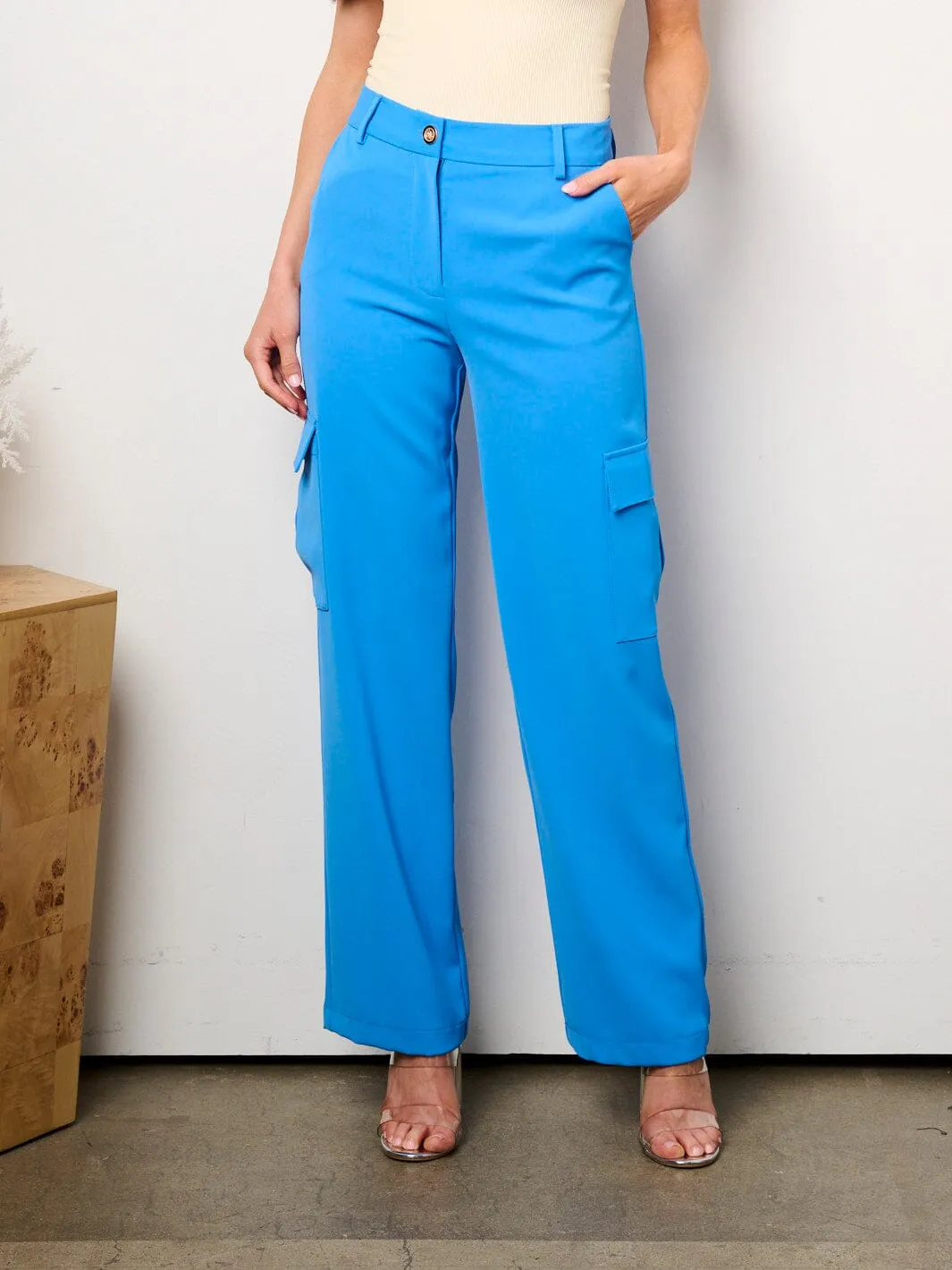 WOMEN'S BUTTON CLOSURE CARGO POCKETS WIDE LEG PANTS